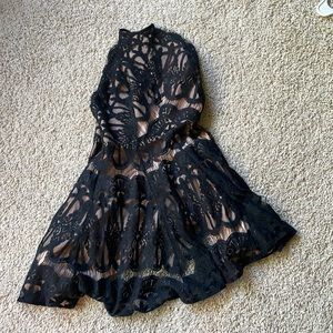 New!! Black lace mini dress from “Glamorous” size small💃💄💅🏻